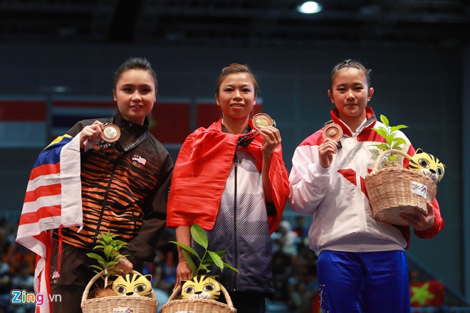 Hoàng Thị Phương Giang tặng HCV cho bố ảnh 1 Hoang Thi Phuong Giang tang HCV cho bo anh 1