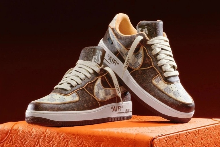 sneaker tro nen xa xi anh 2