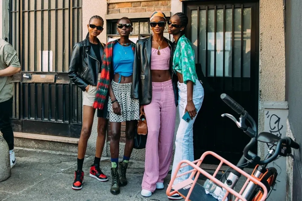 sneaker tro nen xa xi anh 1