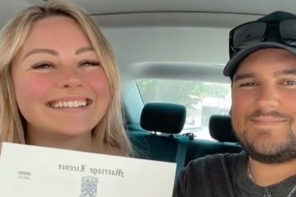 Co gai Canada khong moi me du dam cuoi vi thay phien  hinh anh