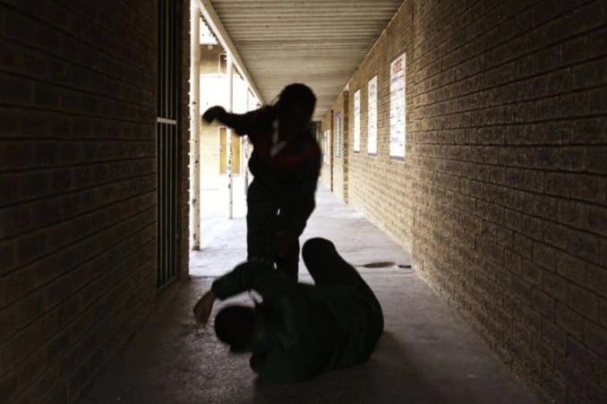 canh quay bao luc anh 1