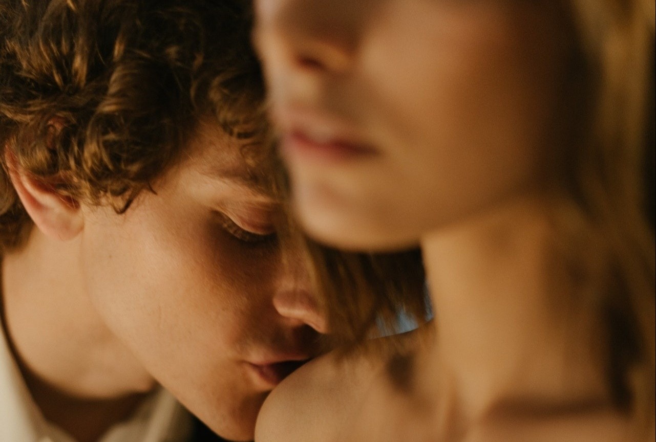 Khi nao nen yeu nguoi moi hinh anh