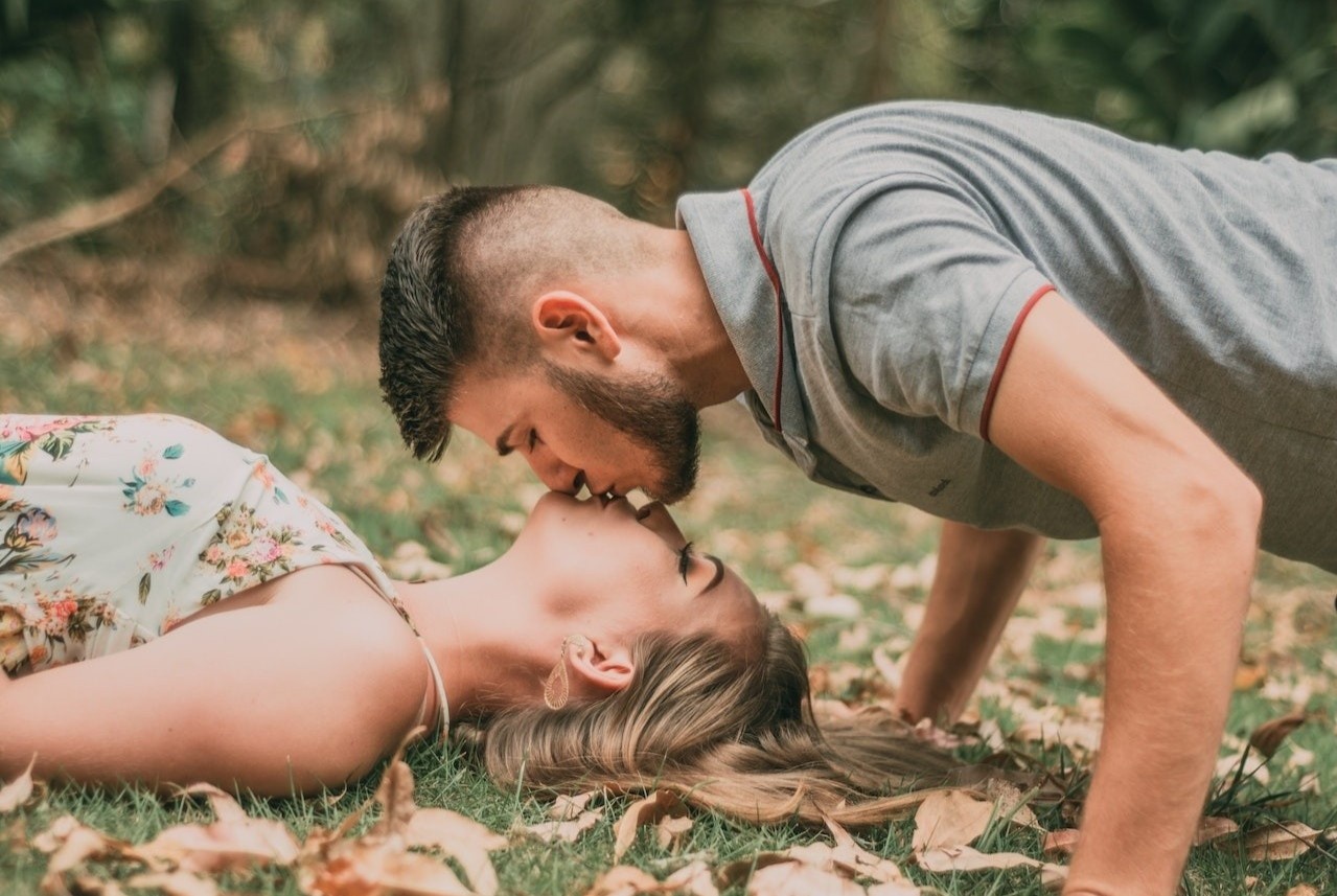 Vi sao khong nen ket hon qua som hinh anh