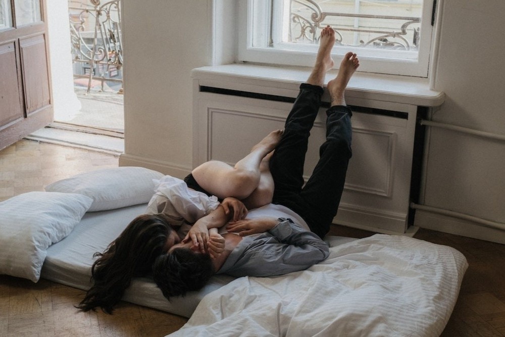 Vi sao nua kia luon thu dong hinh anh