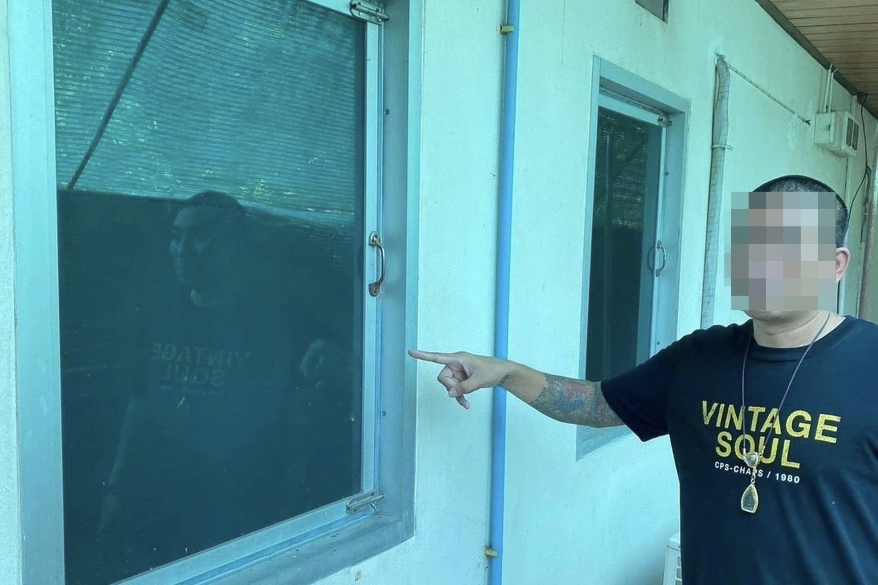 Mat trom trong khach san anh 1