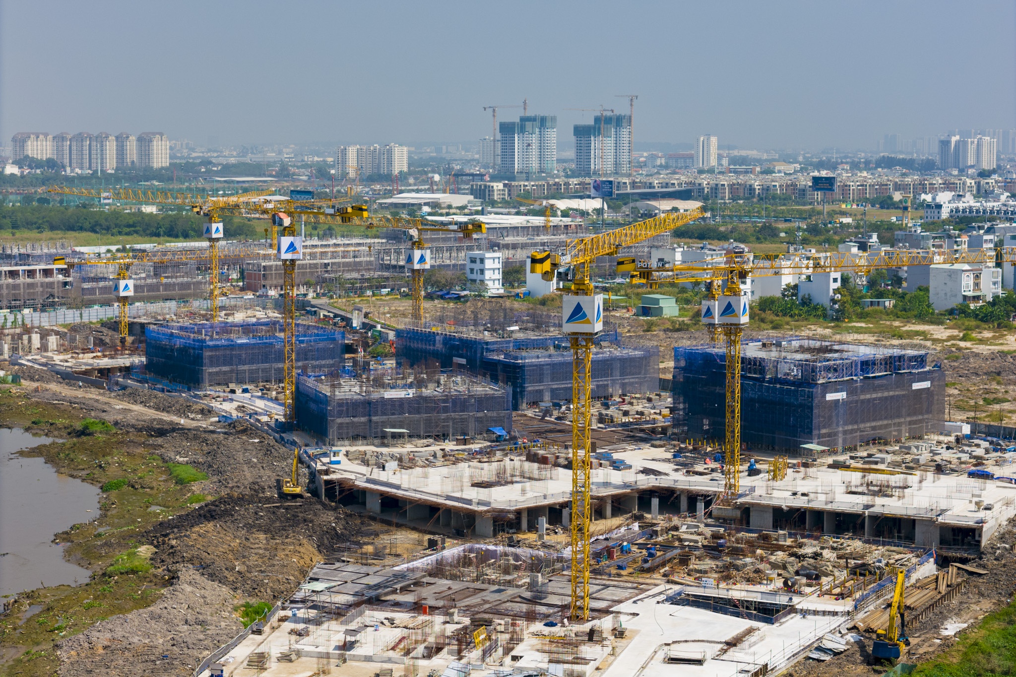 VARS: Nha o TP.HCM, Ha Noi thanh 'dac quyen' cua nguoi giau hinh anh