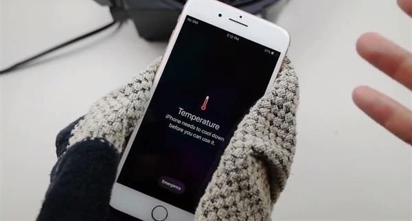 Vì sao iPhone sạc lâu đầy vào mùa hè ảnh 2 Vi sao iPhone sac lau day vao mua he anh 2