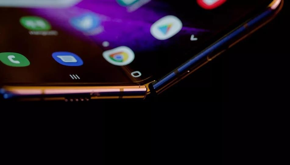 Thi truong smartphone man hinh gap anh 3