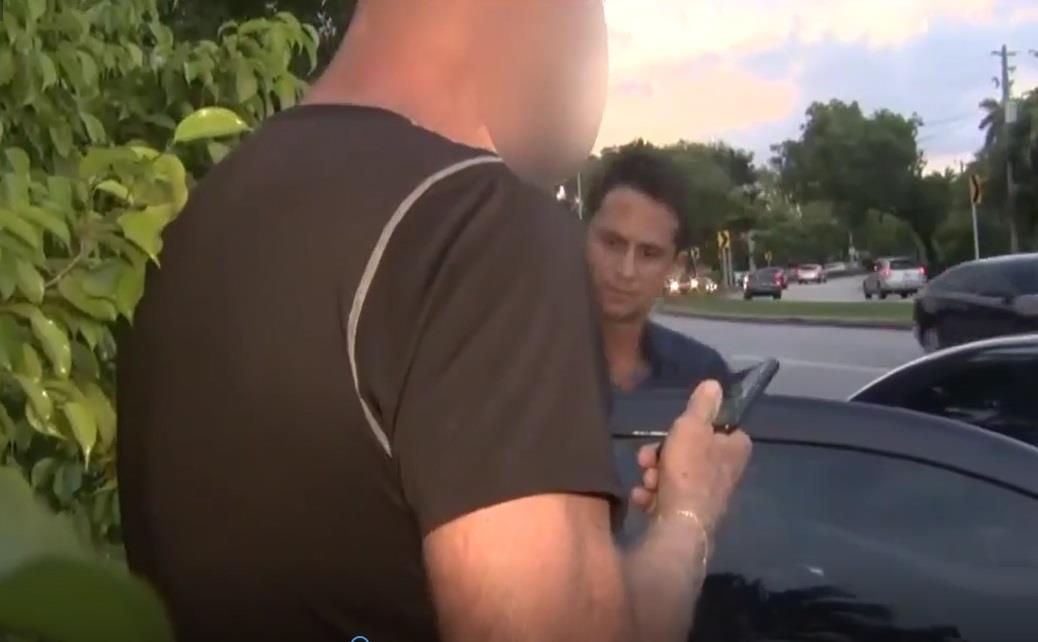 Dùng iPhone làm súng ảnh 1 Dung iPhone lam sung anh 1