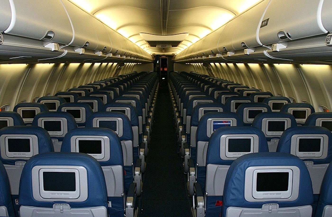 Nhung chuyen bay khong hanh khach hinh anh