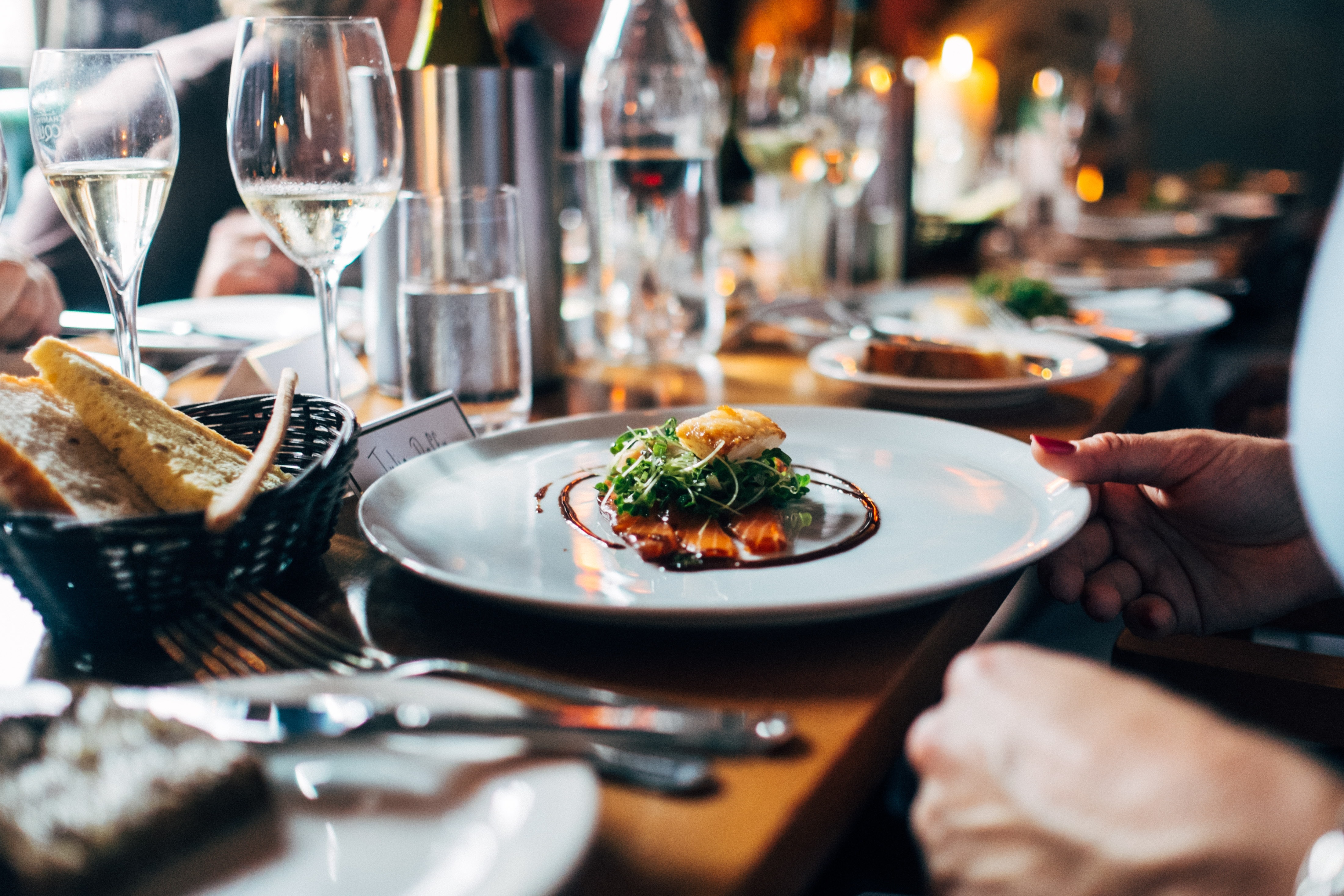 5 quy tac khi dung bua tai nha hang fine dining hinh anh