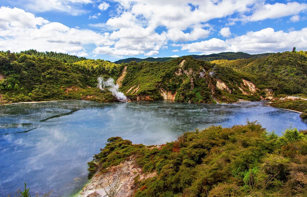 Ho nuoc nong,  Ho Frying Pan,  Suoi nuoc nong lon anh 3
