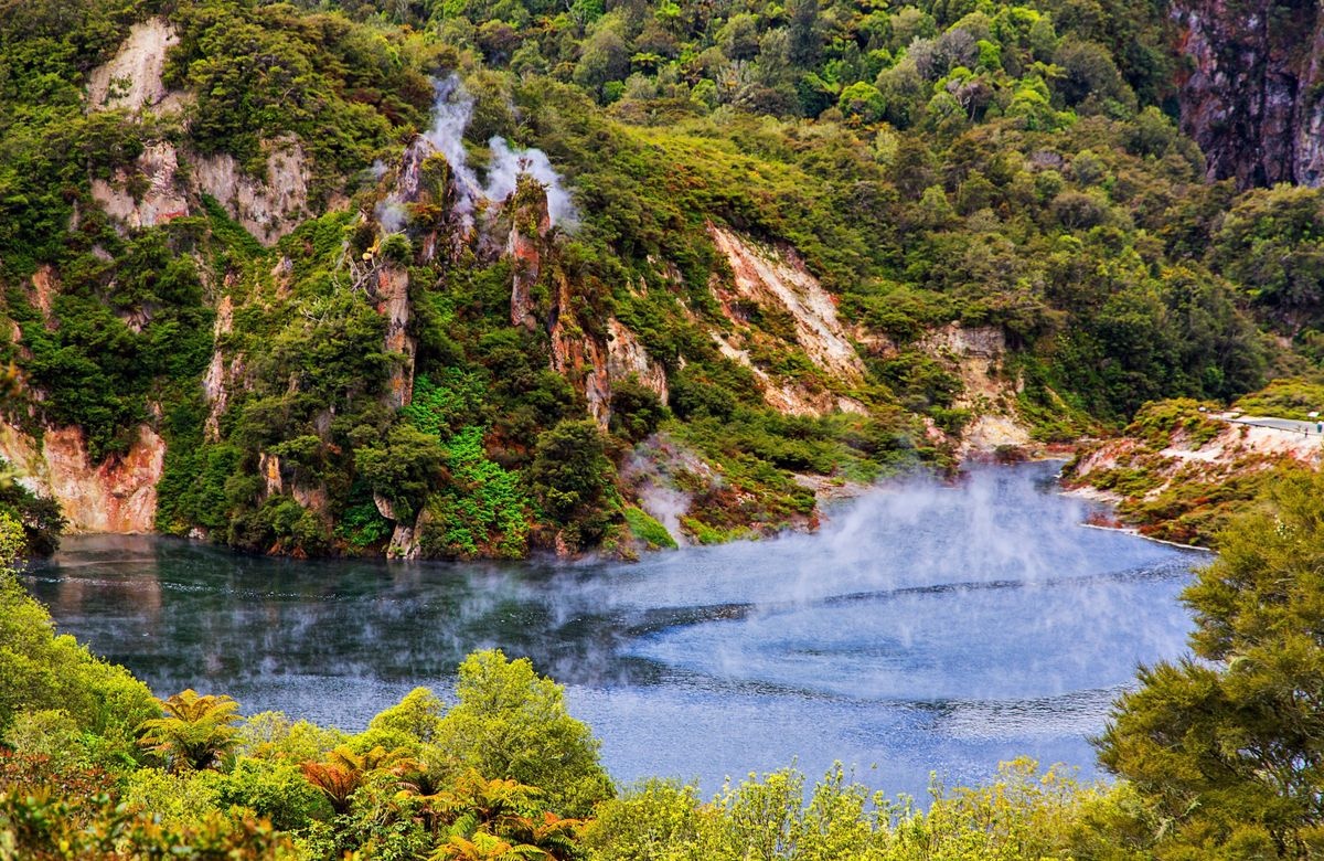 Ho nuoc nong,  Ho Frying Pan,  Suoi nuoc nong lon anh 2