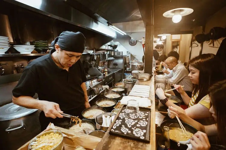 8 dieu can luu y khi an uong o Nhat Ban hinh anh