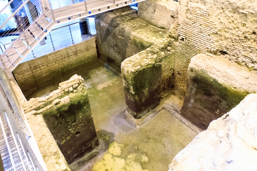 Dai phun nuoc Trevi,  Du lich Italy,  Rome,  Khach du lich anh 7