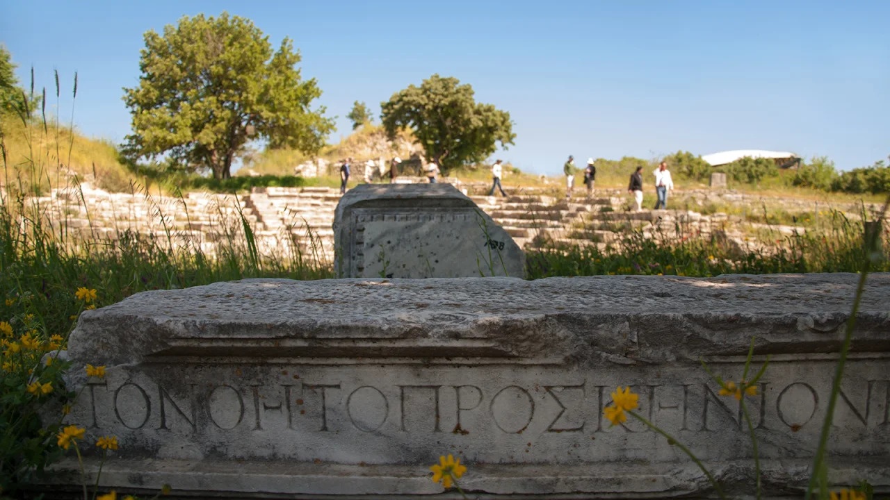 Du lich than thoai,  Than thoai Hy Lap,  Du khach,  Ngua go thanh Troy anh 5