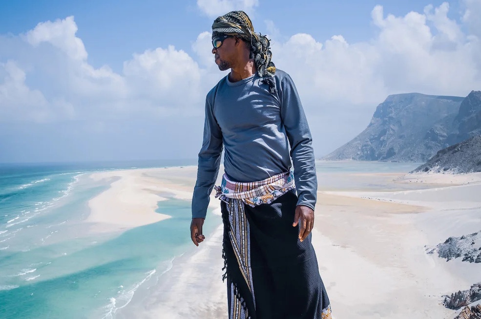 Ngay cang nhieu nguoi di vong quanh the gioi hinh anh