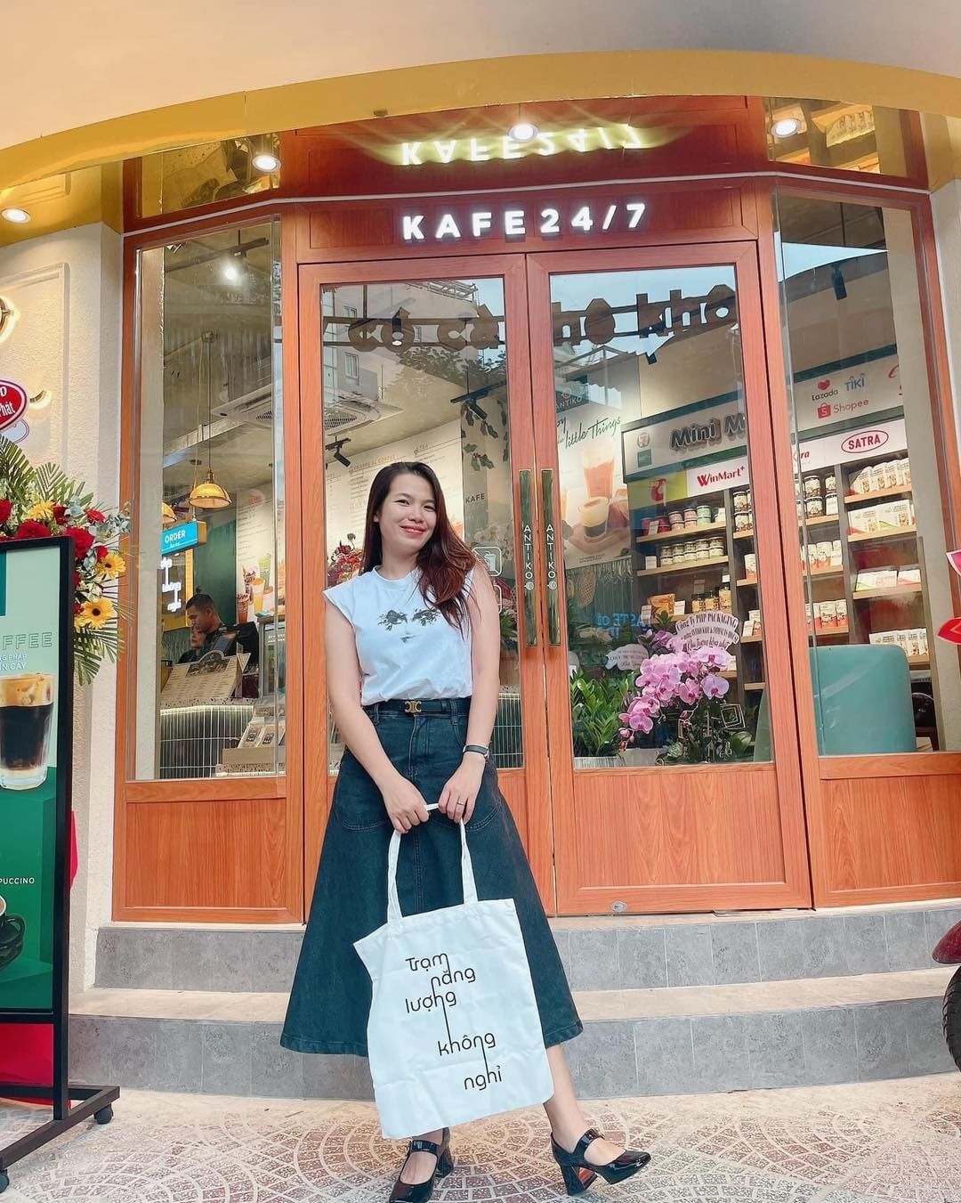 Ca phe nua dem anh 1