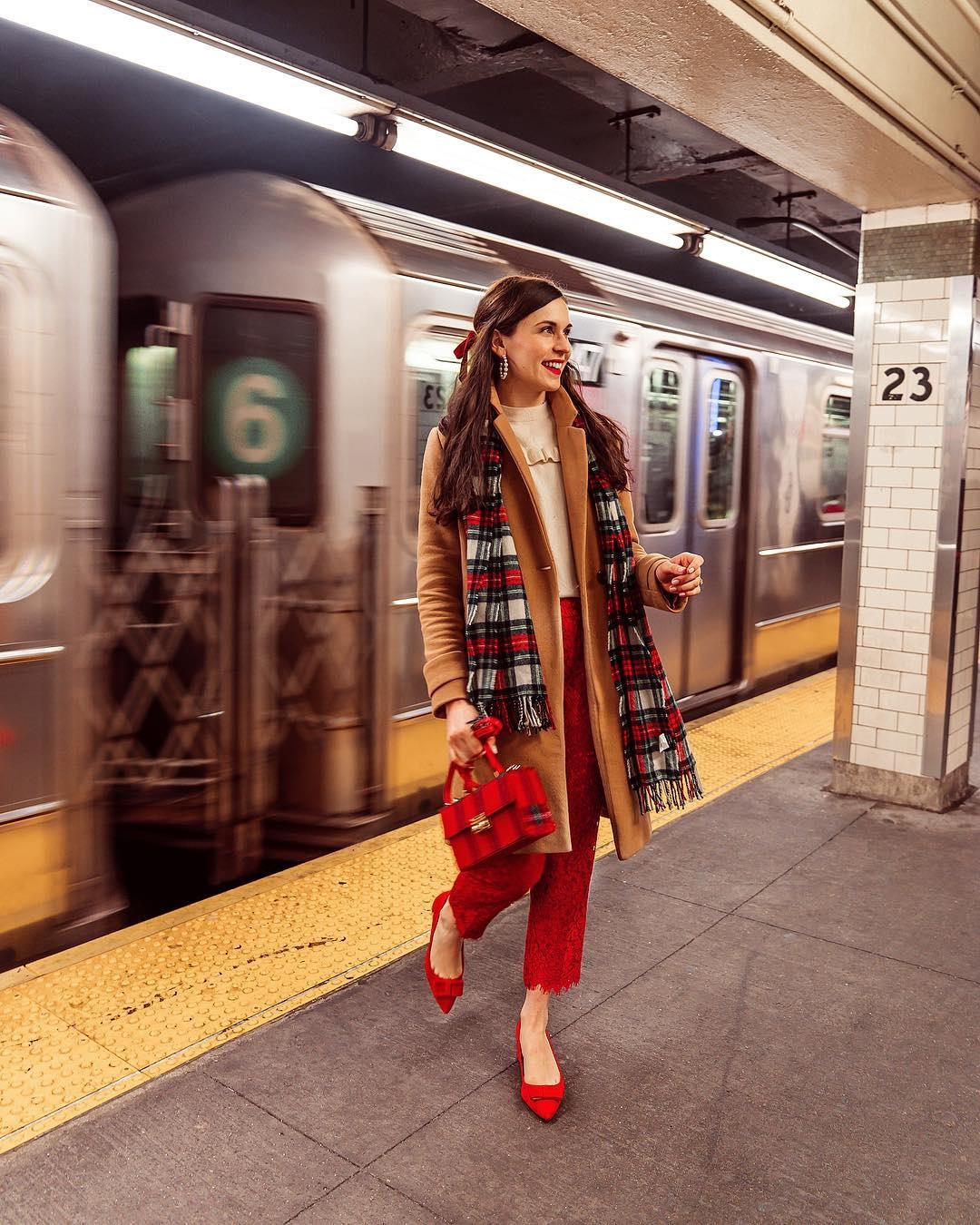 Tau dien ngam anh 13