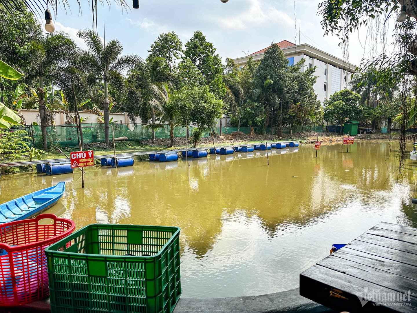 quan an loi nuoc anh 6