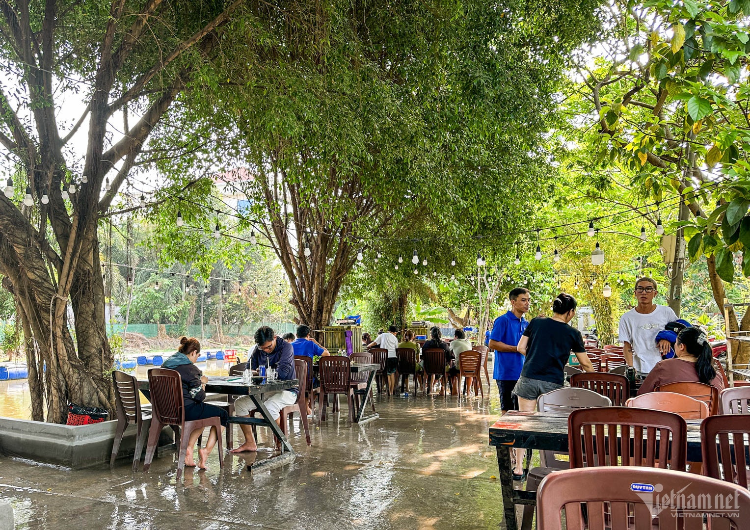 quan an loi nuoc anh 3