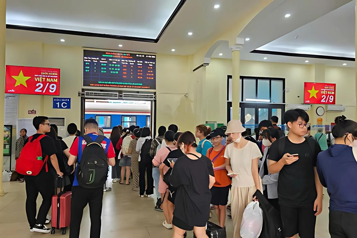 Le 2/9, duong sat 'boi thu' hinh anh