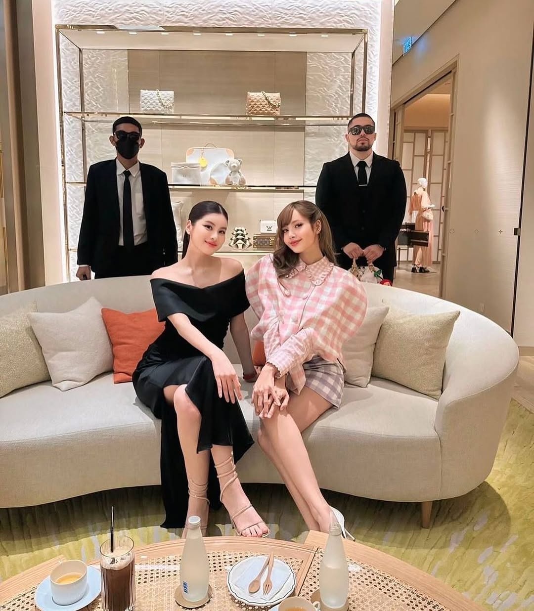 Cau noi viral Lisa anh 1