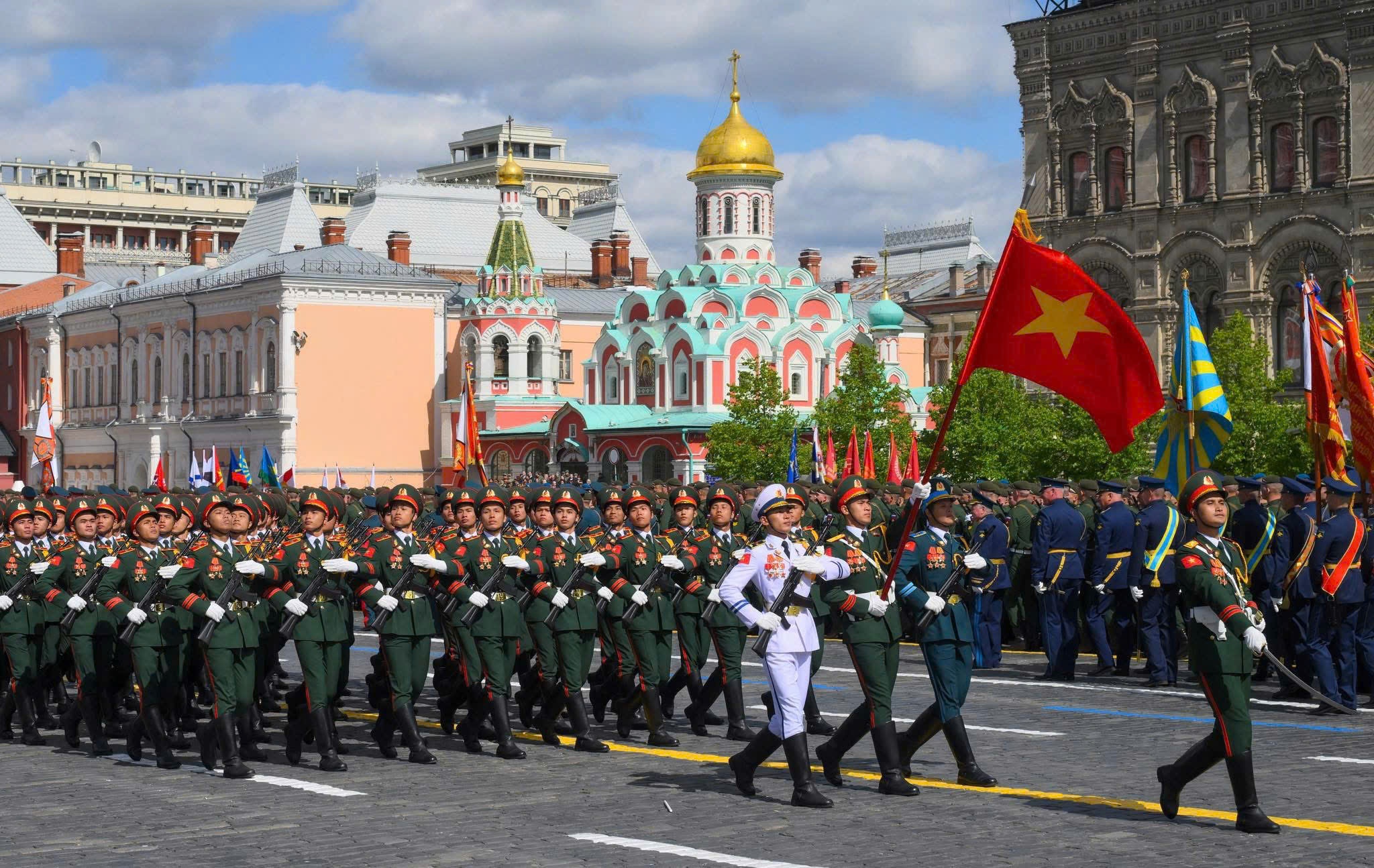 Can canh doan Quan doi nhan dan Viet Nam duyet binh o Quang truong Do hinh anh