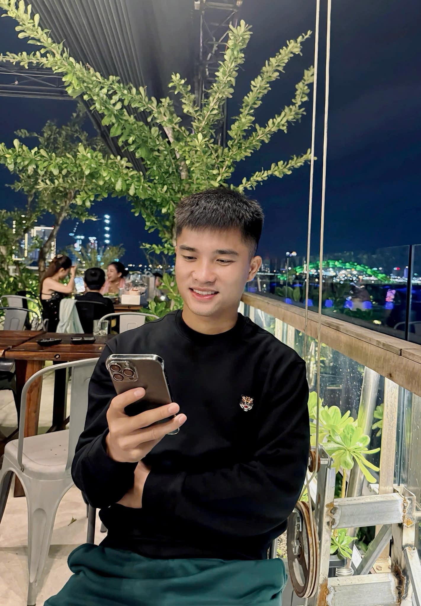 Dang Van Lam cau hon anh 2
