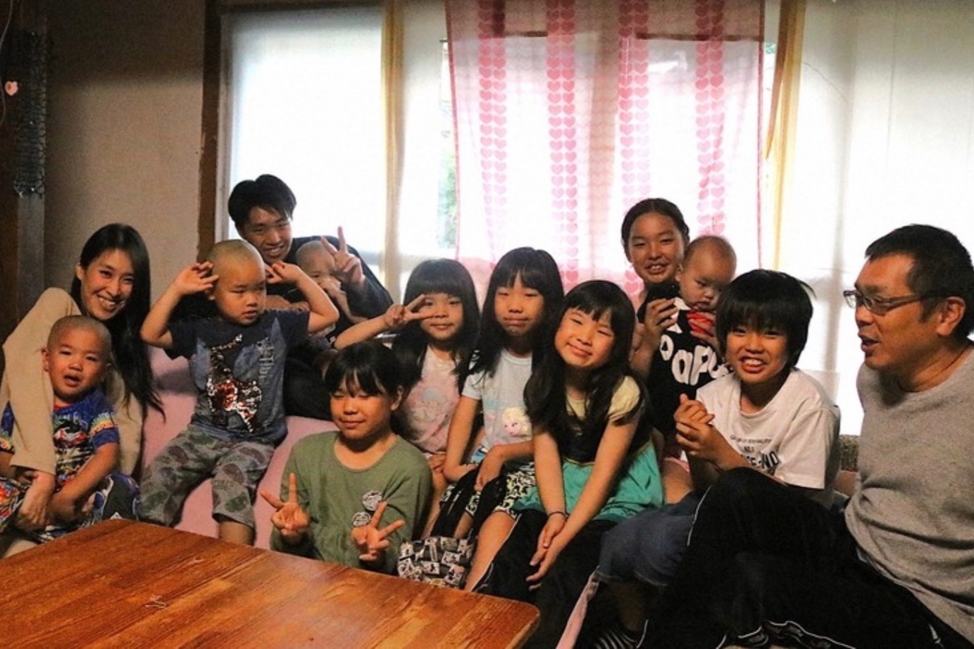 Gia dinh 11 con hiem co o Nhat lao dao vi an het 50 kg gao/thang hinh anh