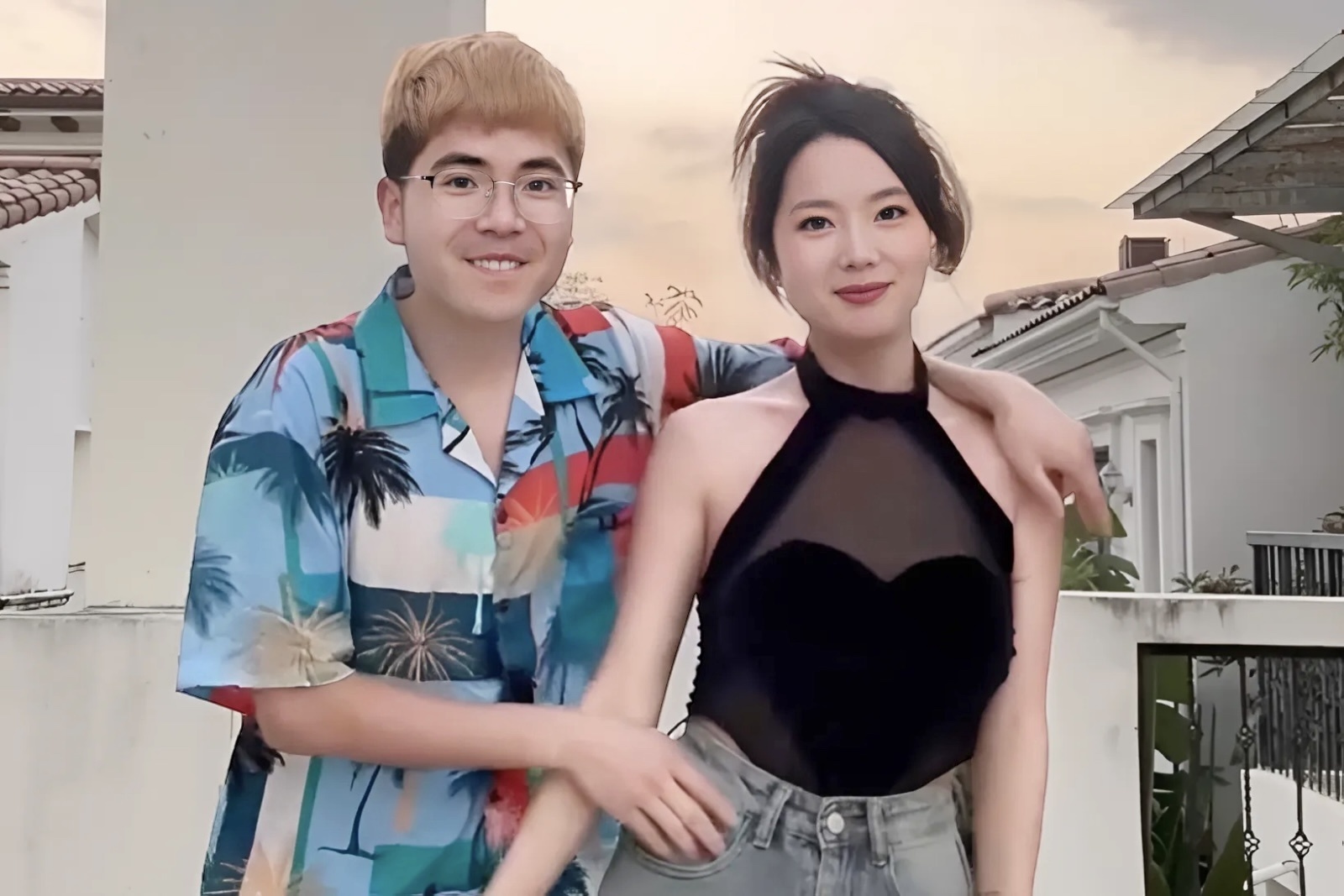 Chang shipper ngheo 'cua do' chi dep hon 15 tuoi gay sot o Trung Quoc hinh anh