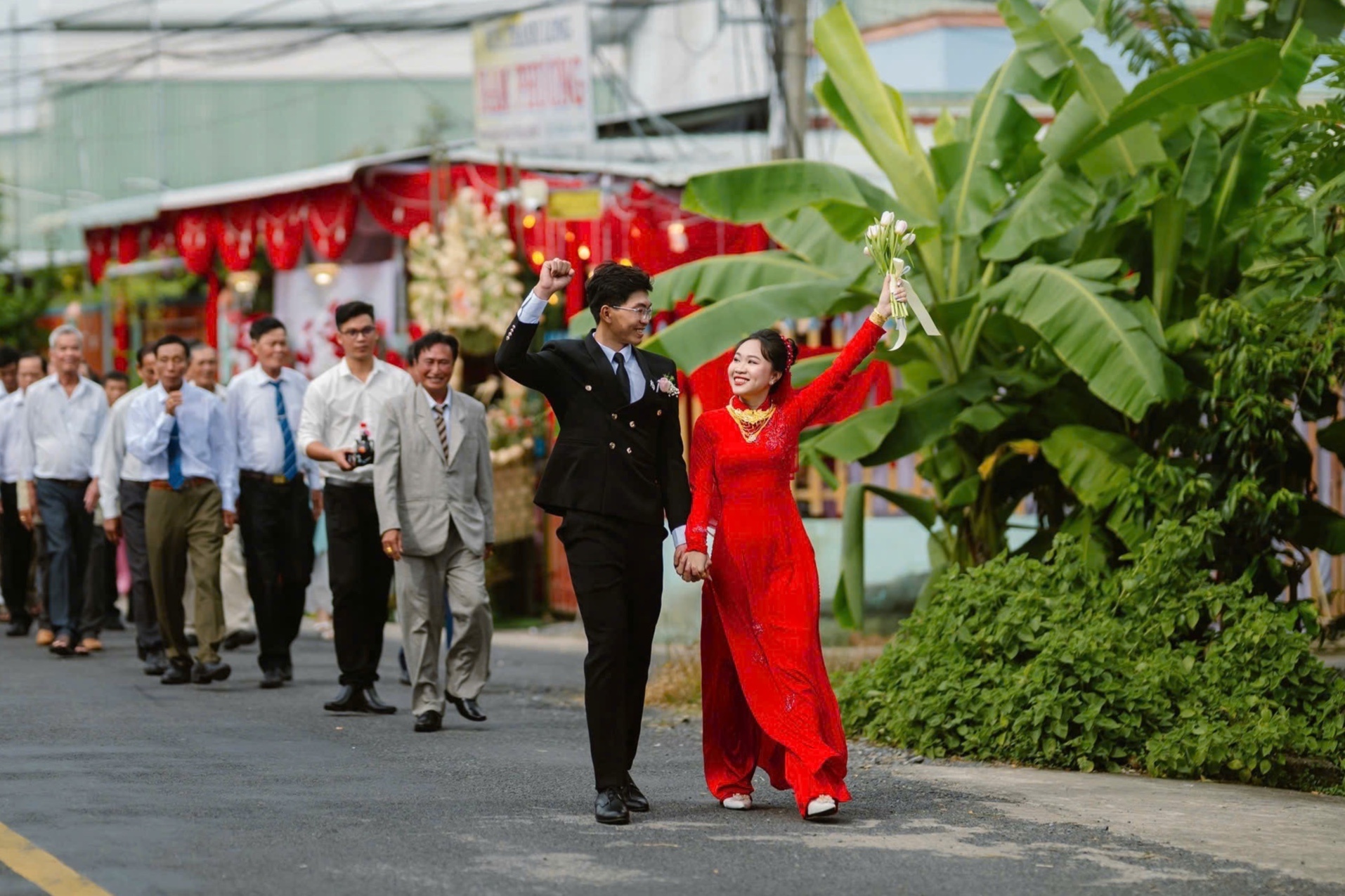 Khoanh khac chu re Tien Giang ruoc dau cach nha chi 20 m gay sot hinh anh