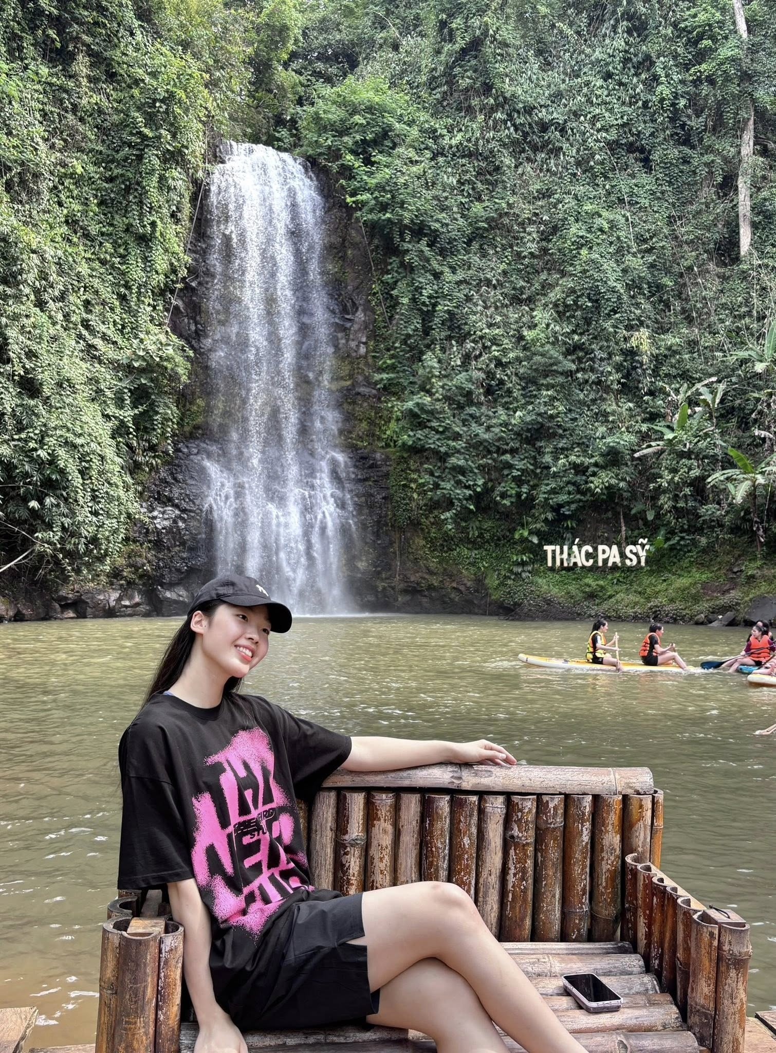 Pham Quynh Huong bong chuyen anh 4