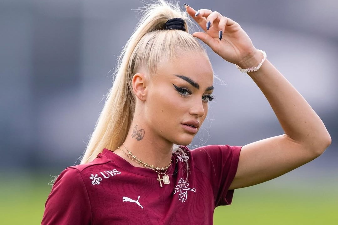 Buoc ngoat su nghiep voi 'nu cau thu quyen ru nhat the gioi' hinh anh