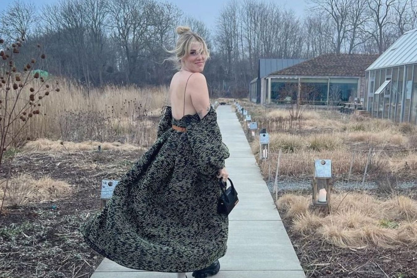 Giam doc truyen thong My bi lat tay cuoc song sang chanh hinh anh