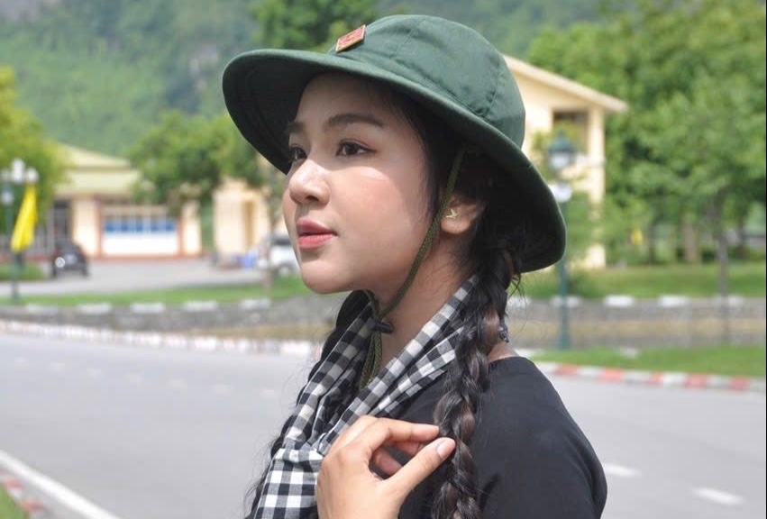 Lo thanh tich khung, 'nu du kich' TP.HCM viral khap coi mang hinh anh