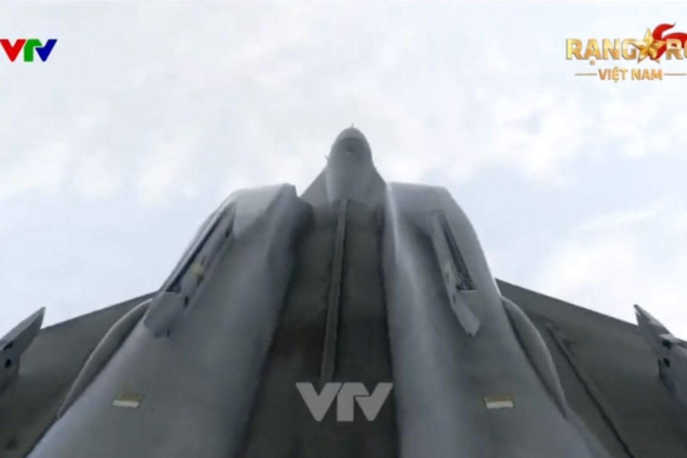 Canh quay 'tuyet doi dien anh' cua VTV trong le dieu binh A80 hinh anh