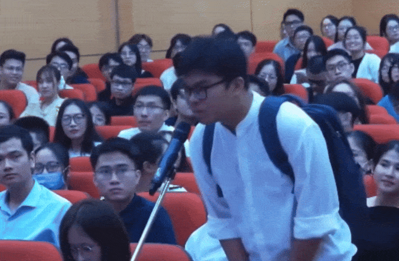 Chan dung tan bac si viral khap coi mang khi tu choi chon chuyen nganh hinh anh