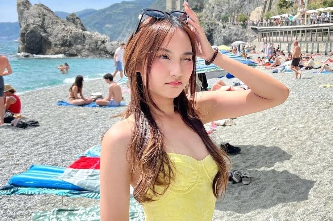 Sac voc con gai ut cua HLV Kiatisuk hinh anh