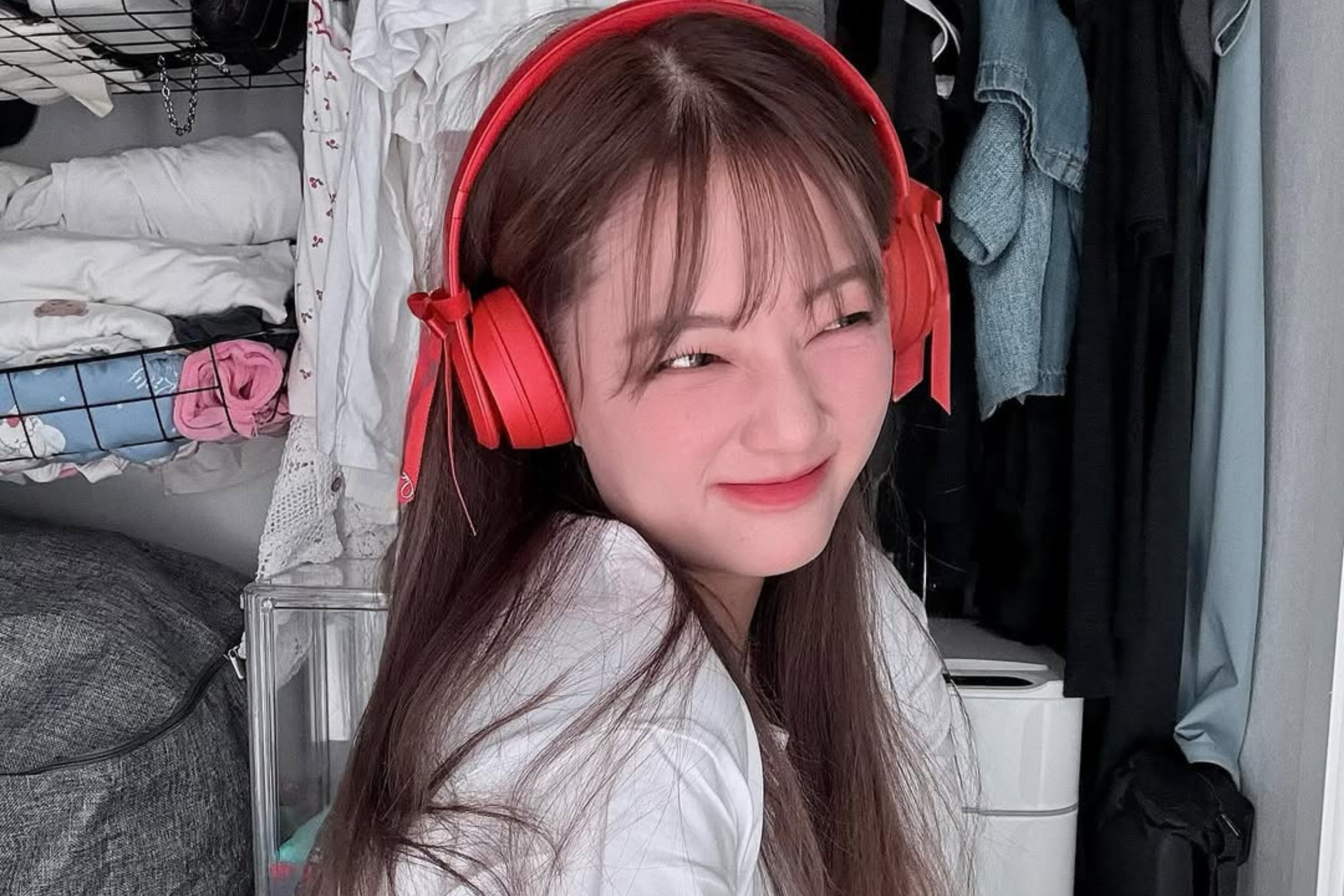 Tu choi ke quay roi, YouTuber Trung Quoc bi danh gay ngon tay hinh anh