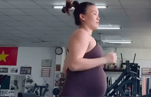 Me bau gan de van tap gym gay tranh cai hinh anh