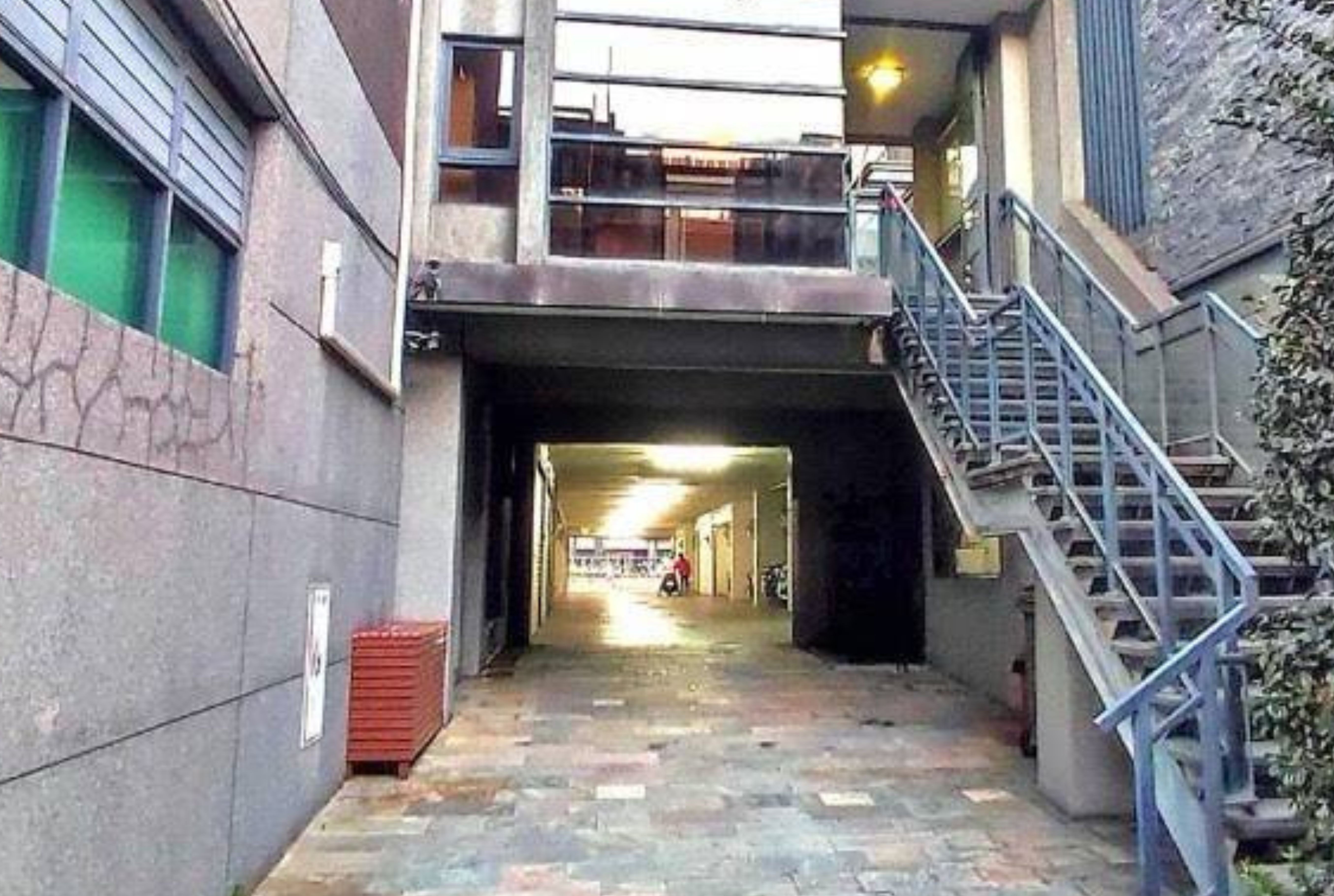 Co gai Dai Loan chet doi sau nhieu ngay bi 'me ho' nhot trong phong hinh anh