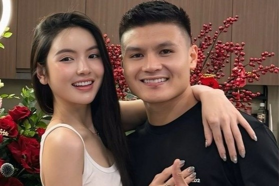 Vo chong Quang Hai quyen gop 100 trieu dong hinh anh