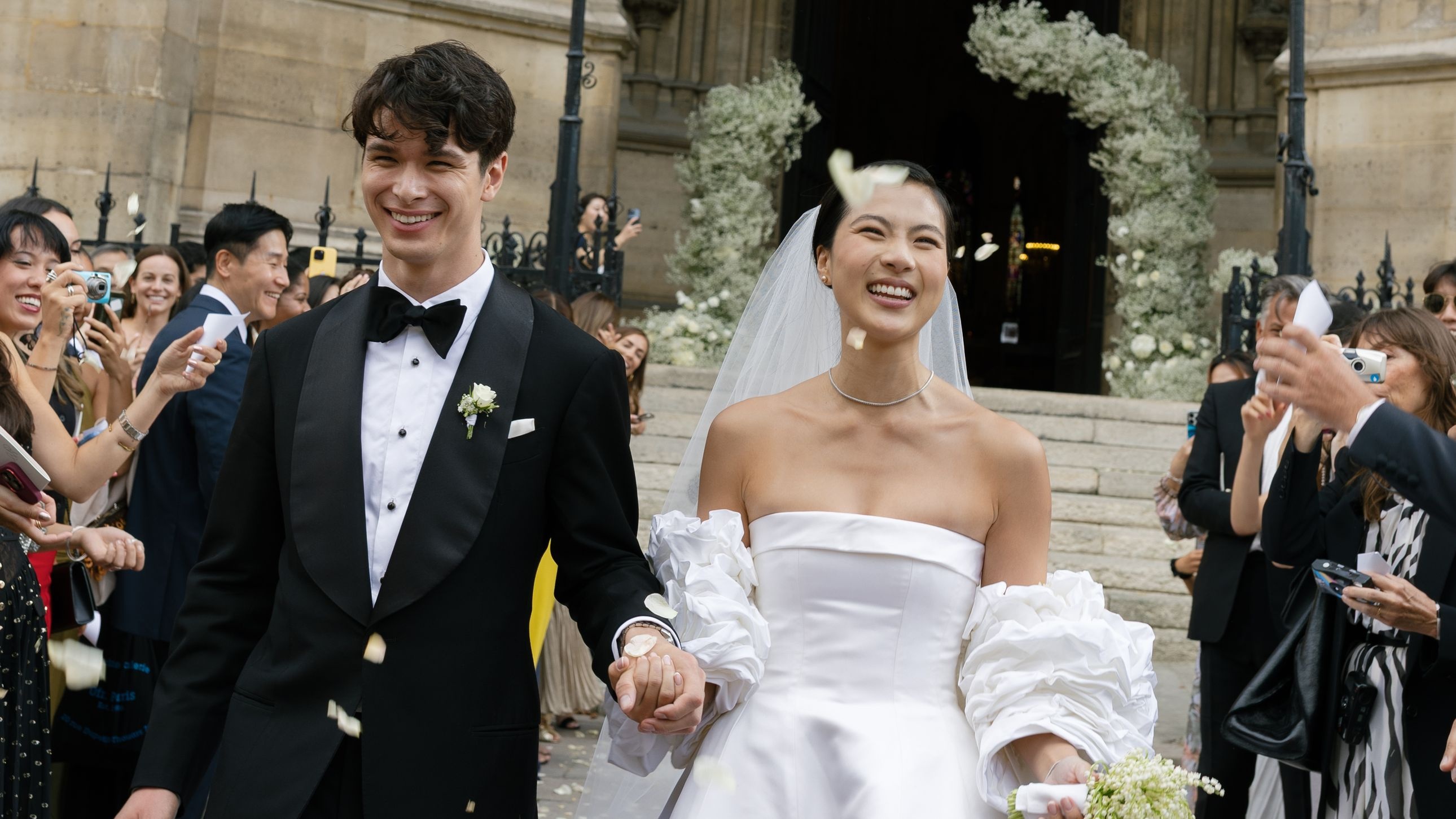 Danh tinh co dau goc Han cuoi nguoi thua ke gia toc Givenchy hinh anh