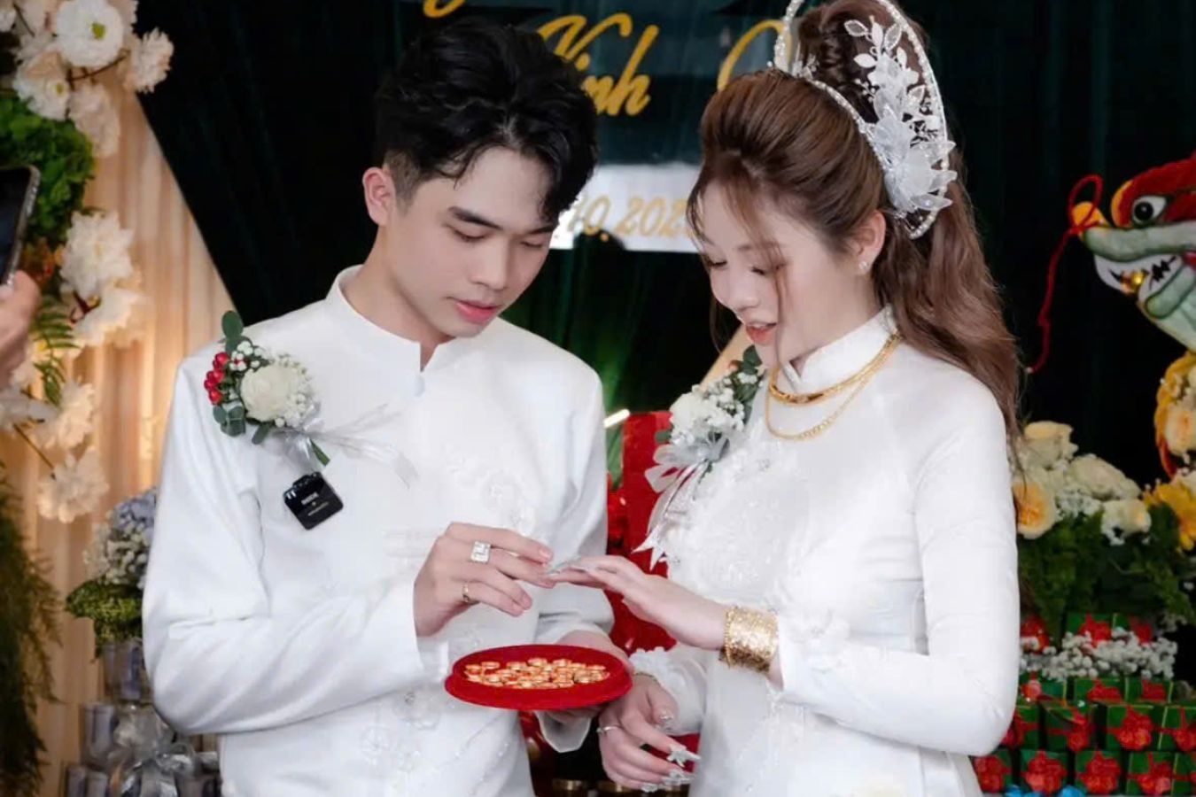 Chu re TP.HCM tang vo 5 cay vang tiet kiem suot 4 nam hinh anh