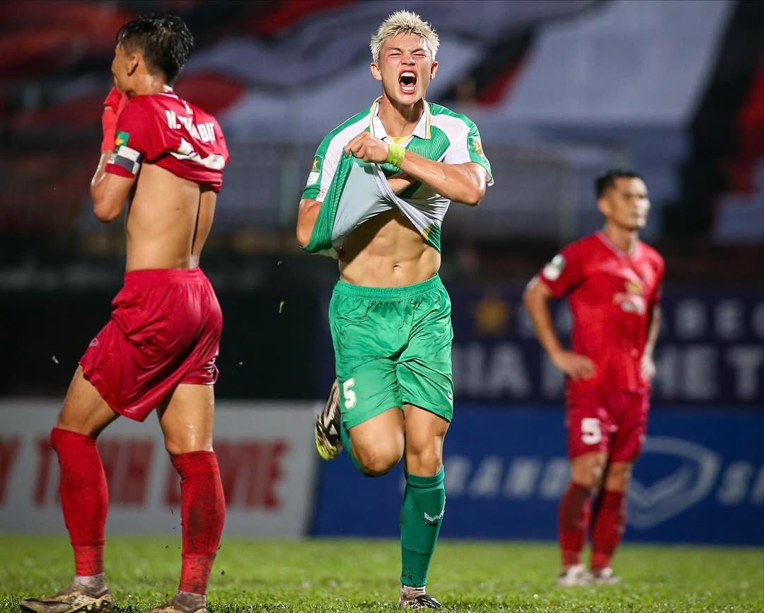 Zan Hoyt Lê Cao Nguyễn ảnh 1 Zan Hoyt Le Cao Nguyen anh 1