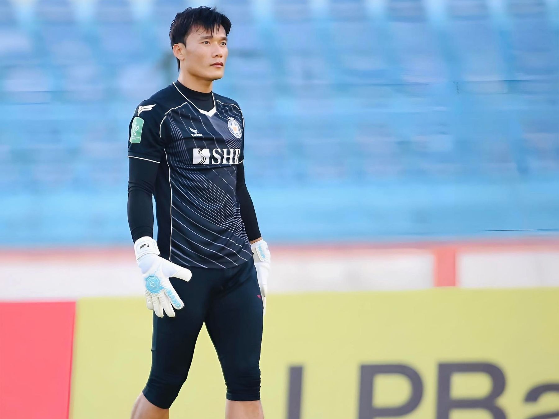 Bui Tien Dung chan thuong anh 3