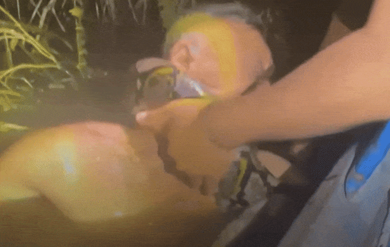 Tran khong lo bat thinh linh loi nguoi xuong nuoc, siet co o Indonesia hinh anh