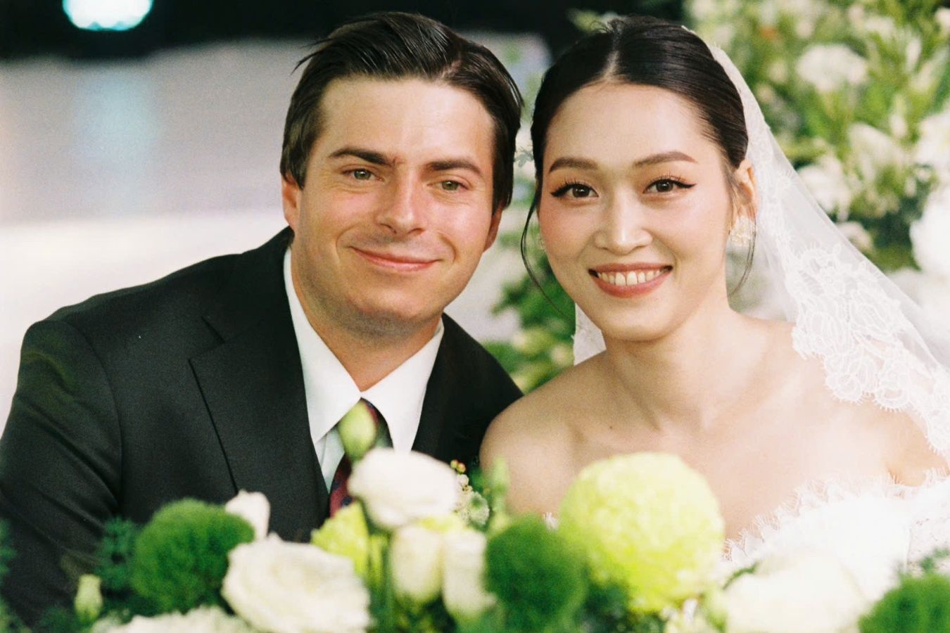 Ky su IT Viet 'quet' chong tren Tinder, cau hon den cuoi chi 2 thang hinh anh