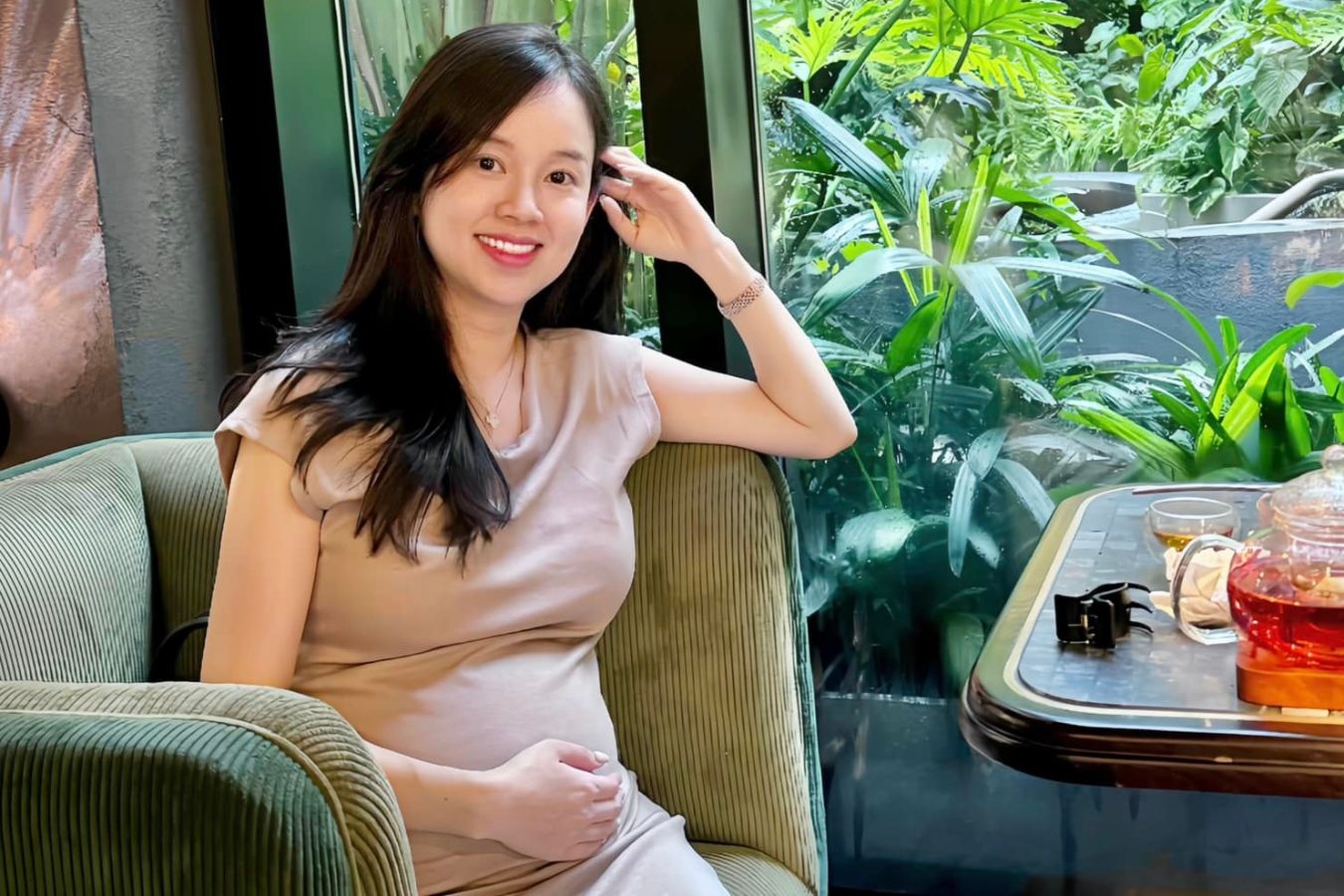 Ly Kute mang thai lan thu ba hinh anh